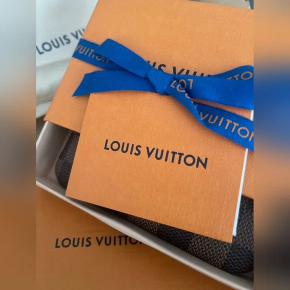 Louis Vuitton Key Pouch - Picture 10 of 11